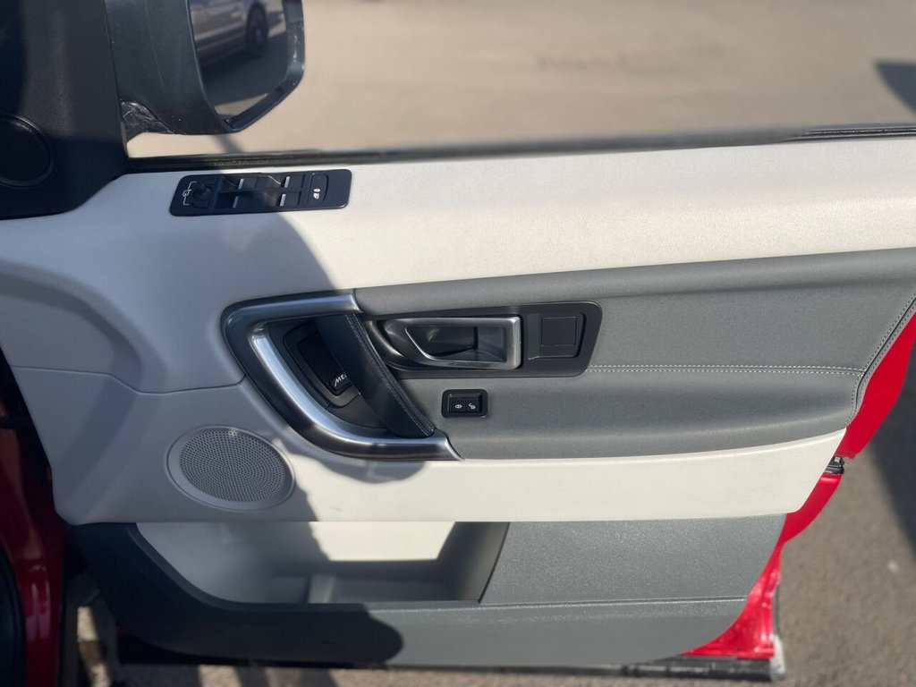 Used Land Rover Discovery 2018 for sale - 69793793: Photo 14