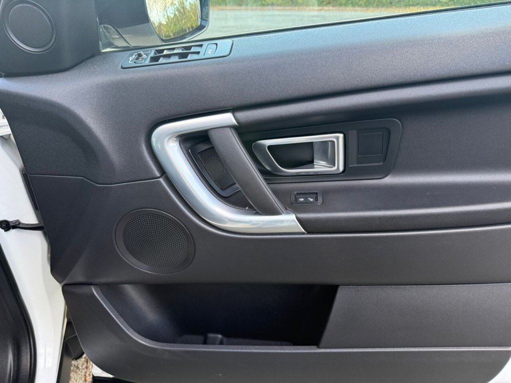 Used Land Rover Discovery Sport 2017 for sale - 76323377: Photo 21