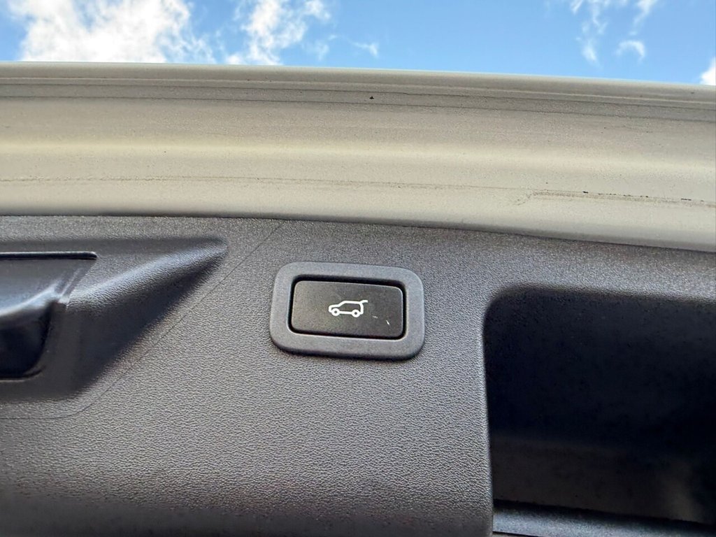 Used Land Rover Discovery Sport 2017 for sale - 76323377: Photo 44