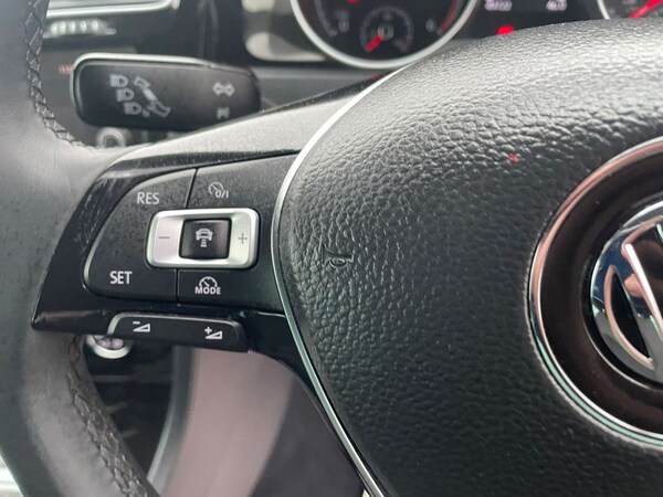 Used Volkswagen Golf 2017 for sale - 69945829: Photo 23