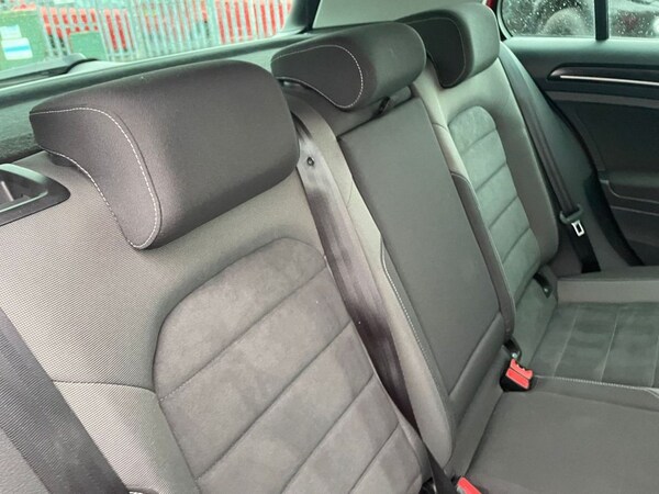 Used Volkswagen Golf 2017 for sale - 69945829: Photo 29