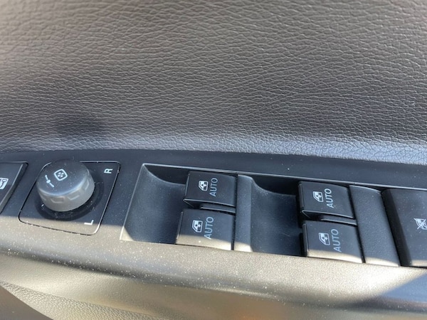 Used Vauxhall Antara 2015 for sale - 69945828: Photo 17