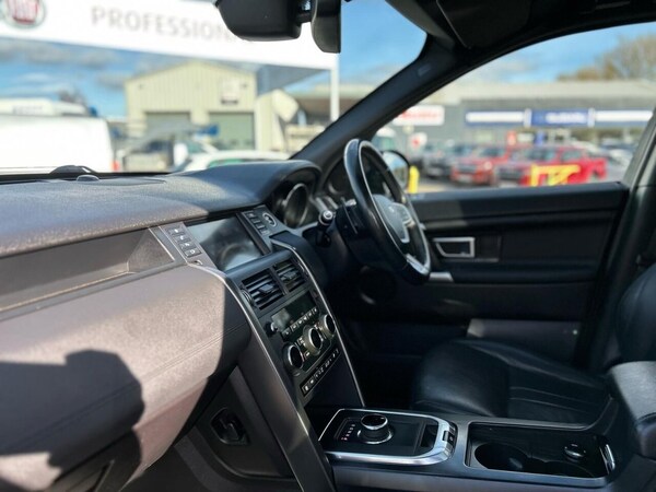Used Land Rover Discovery Sport 2018 for sale - 74028736: Photo 31
