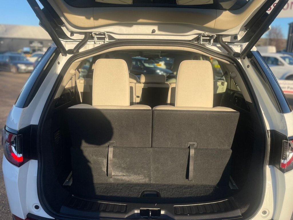 Used Land Rover Discovery Sport 2017 for sale - 76973438: Photo 17