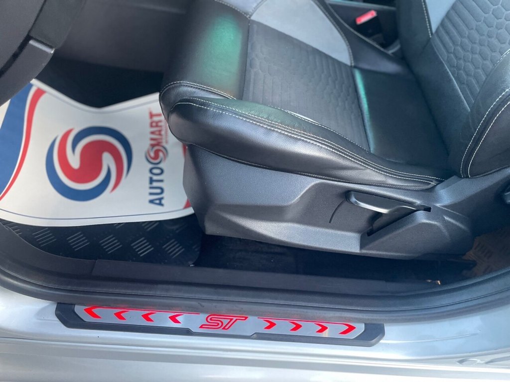 Used Ford Focus 2015 for sale - 77161695: Photo 26