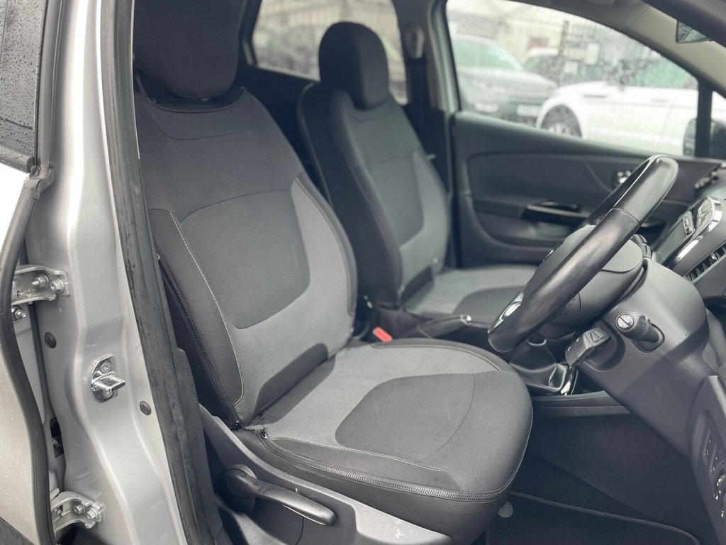 Used Renault Captur 2017 for sale - 77685277: Photo 31