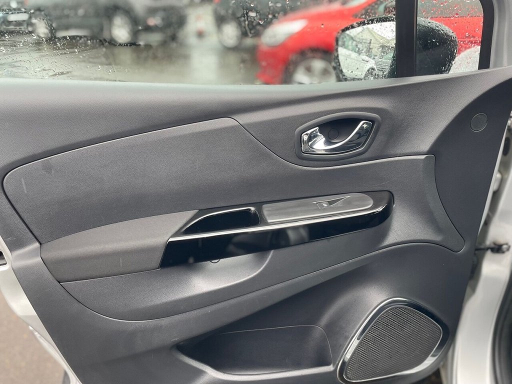 Used Renault Captur 2017 for sale - 77685277: Photo 38