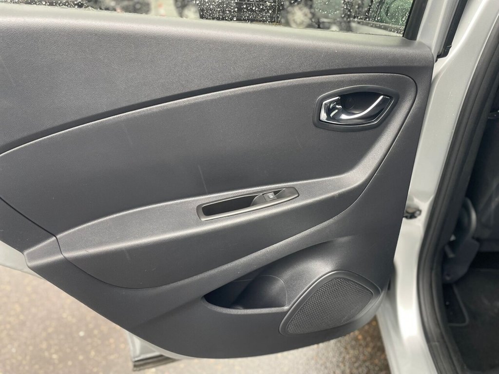 Used Renault Captur 2017 for sale - 77685277: Photo 40