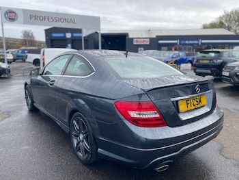 Used Mercedes-Benz C Class 2014 for sale - 77642867: Photo