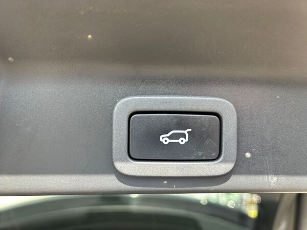 Used Jaguar F-Pace 2017 for sale - 68205144: Photo 15