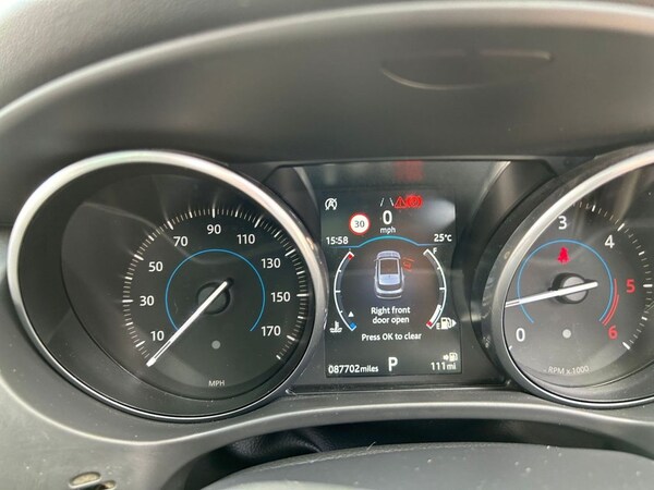 Used Jaguar F-Pace 2017 for sale - 68205144: Photo 21