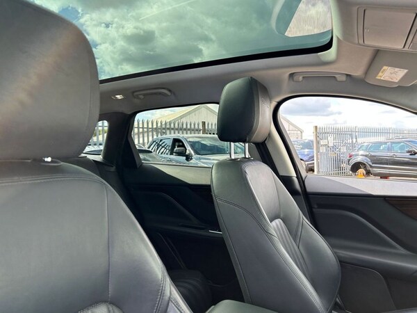 Used Jaguar F-Pace 2017 for sale - 68205144: Photo 24
