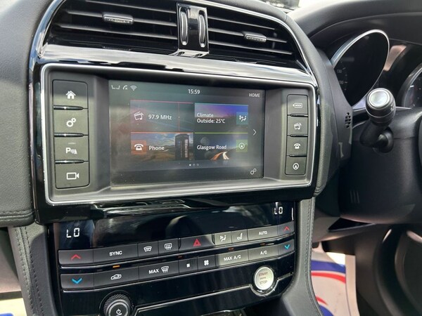 Used Jaguar F-Pace 2017 for sale - 68205144: Photo 37