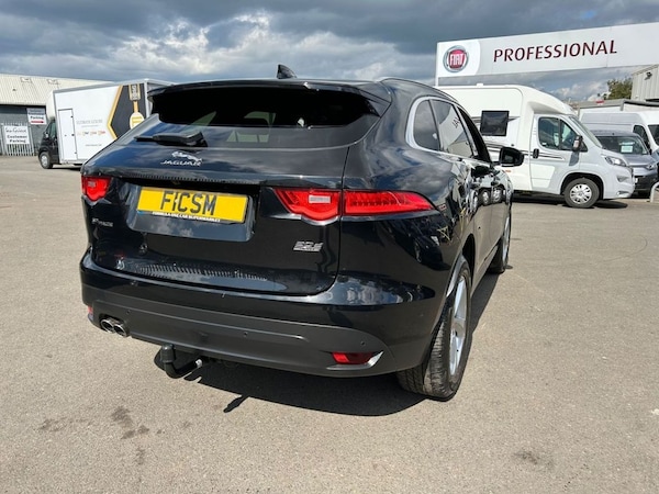 Used Jaguar F-Pace 2017 for sale - 68205144: Photo 8