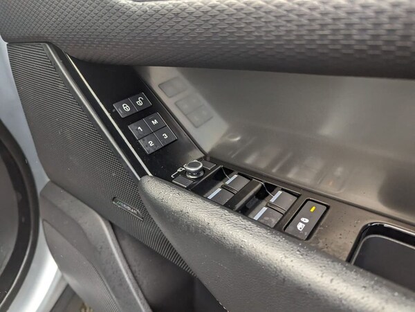 Used Land Rover Range Rover Velar 2018 for sale - 69256994: Photo 25