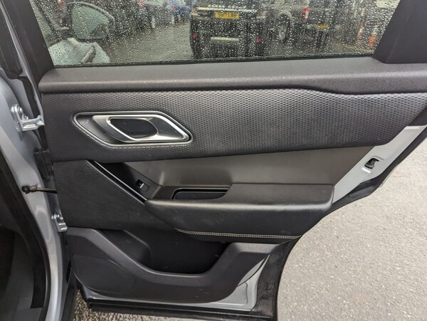 Used Land Rover Range Rover Velar 2018 for sale - 69256994: Photo 33
