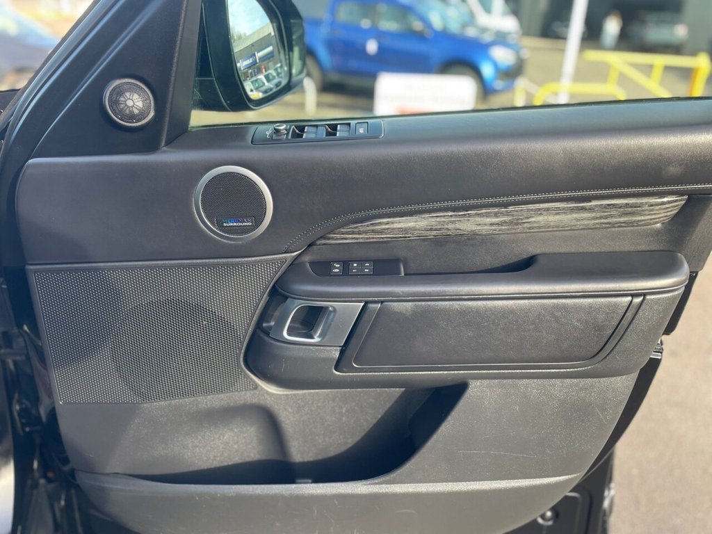 Used Land Rover Discovery 2019 for sale - 77369400: Photo 15