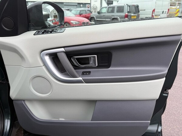Used Land Rover Discovery Sport 2016 for sale - 73572107: Photo 14