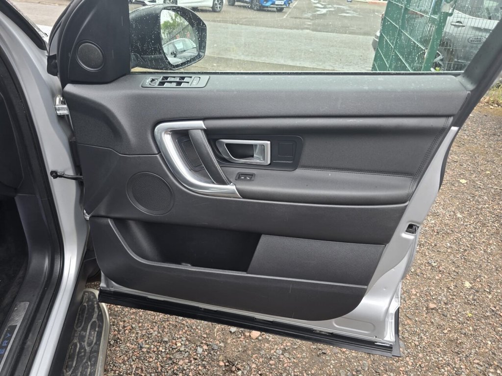 Used Land Rover Discovery Sport 2016 for sale - 77668726: Photo 17