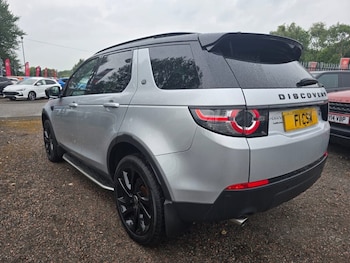 Used Land Rover Discovery Sport 2016 for sale - 77668726: Photo