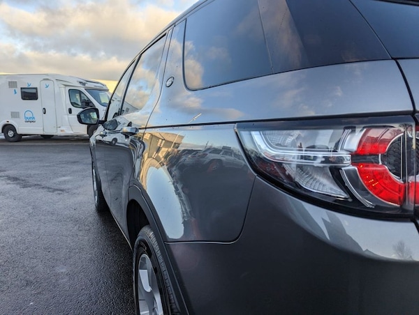 Used Land Rover Discovery Sport 2017 for sale - 65816677: Photo 15