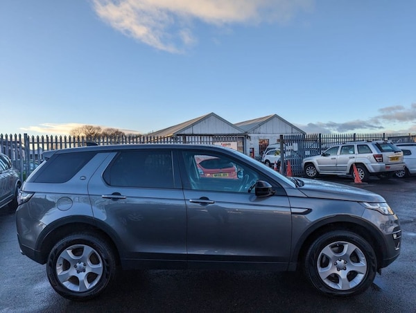 Used Land Rover Discovery Sport 2017 for sale - 65816677: Photo 8