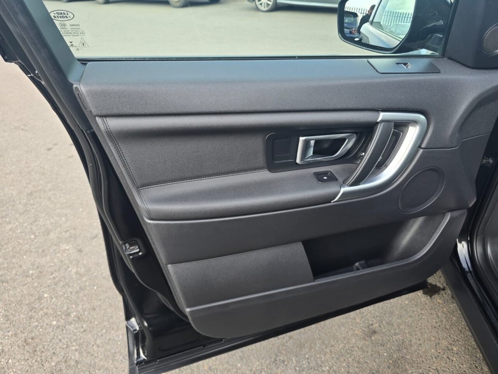 Used Land Rover Discovery Sport 2016 for sale - 75777423: Photo 33