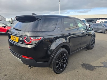 Used Land Rover Discovery Sport 2016 for sale - 75777423: Photo
