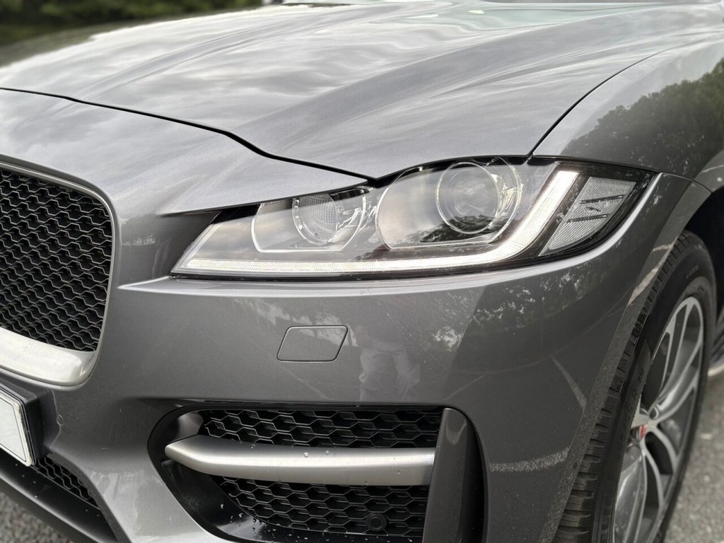 Used Jaguar F-Pace 2018 for sale - 76047988: Photo 10