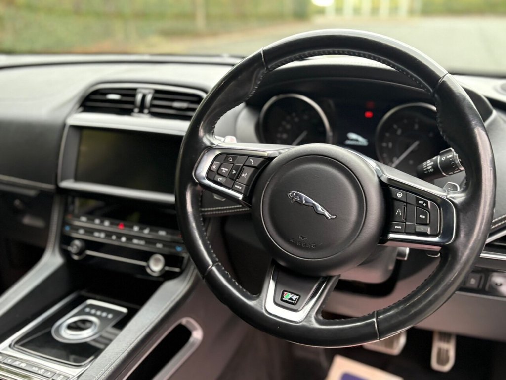 Used Jaguar F-Pace 2018 for sale - 76047988: Photo 18
