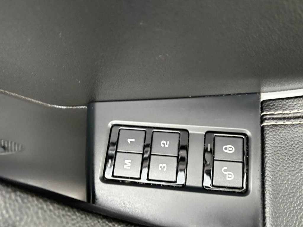 Used Jaguar F-Pace 2018 for sale - 76047988: Photo 37