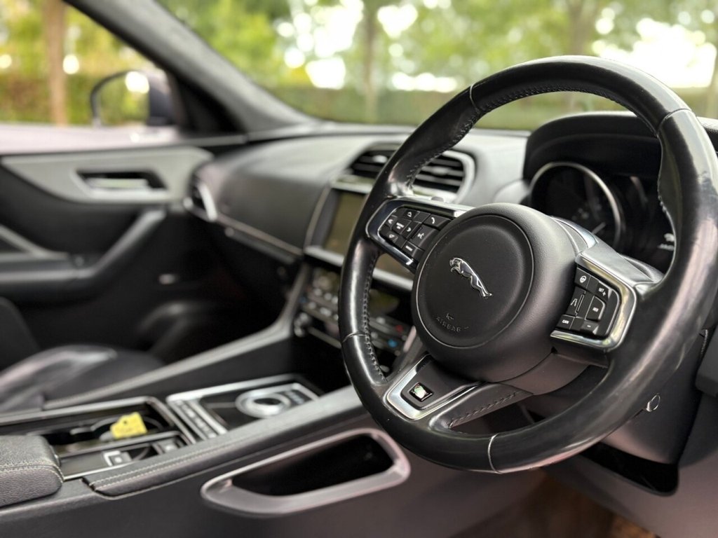 Used Jaguar F-Pace 2018 for sale - 76047988: Photo 39