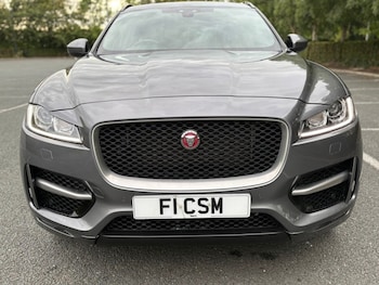 Used Jaguar F-Pace 2018 for sale - 76047988: Photo