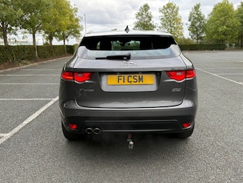 Used Jaguar F-Pace 2018 for sale - 76047988: Photo