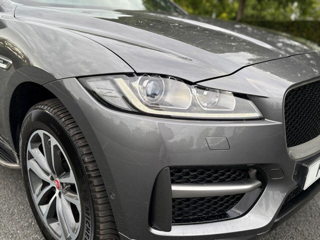 Used Jaguar F-Pace 2018 for sale - 76047988: Photo 9