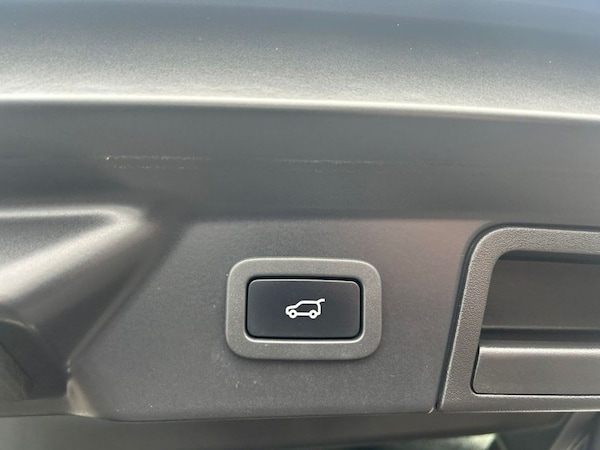 Used Land Rover Range Rover Velar 2018 for sale - 70282480: Photo 16