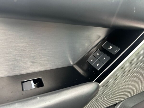 Used Land Rover Range Rover Velar 2018 for sale - 70282480: Photo 34