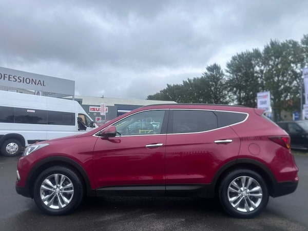 Used Hyundai Santa Fe 2017 for sale - 68341014: Photo 2