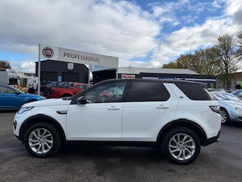Used Land Rover Discovery Sport 2016 for sale - 76048170: Photo