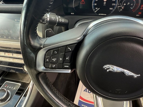 Used Jaguar XF 2016 for sale - 72323411: Photo 28