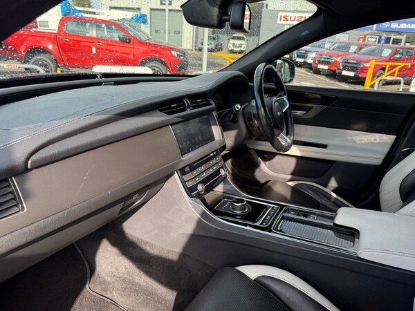 Used Jaguar XF 2016 for sale - 72323411: Photo 41