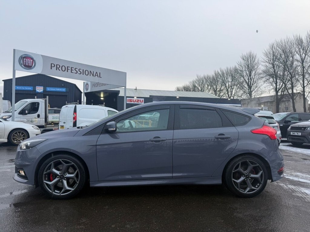 Used Ford Focus 2017 for sale - 76973538: Photo 5