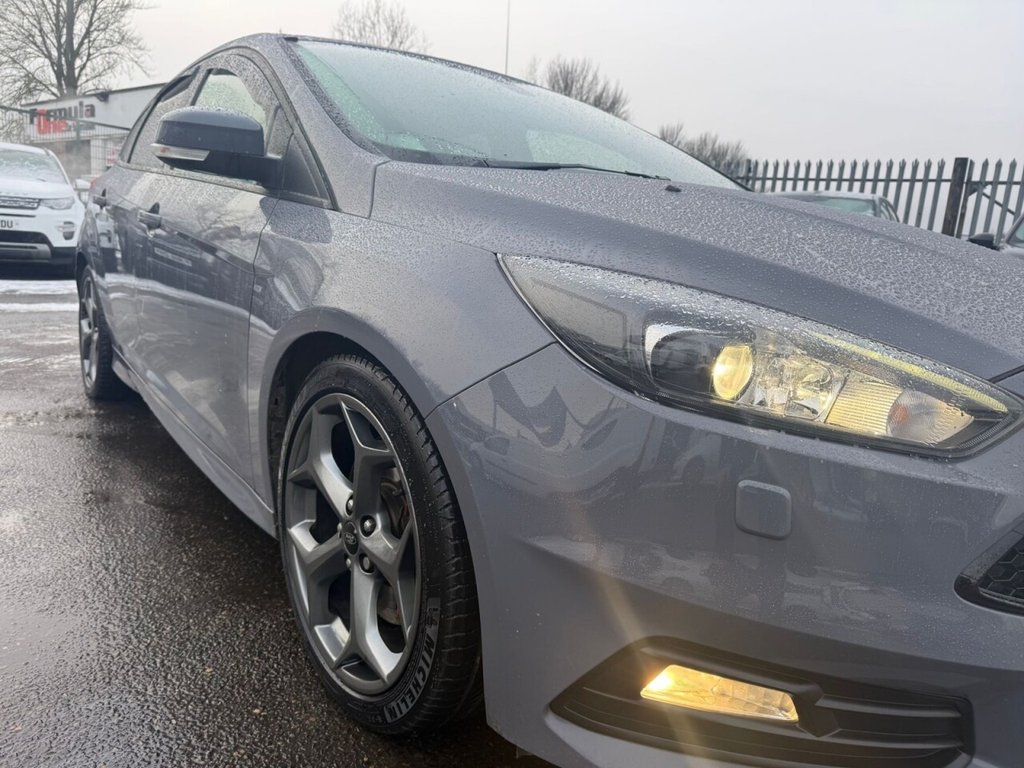 Used Ford Focus 2017 for sale - 76973538: Photo 9