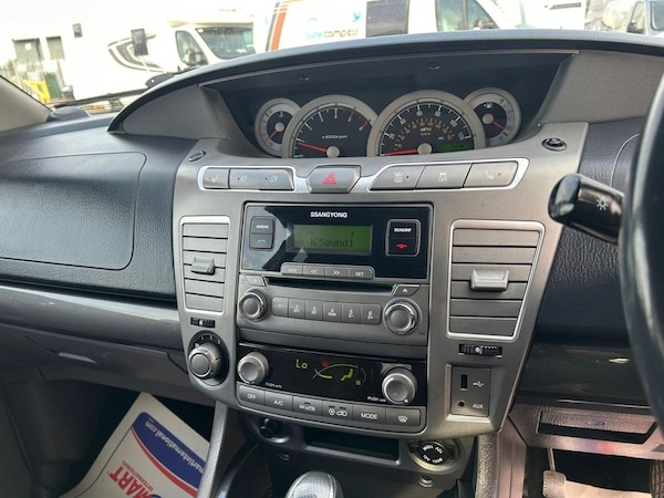 Used Ssangyong Turismo 2015 for sale - 68607309: Photo 23
