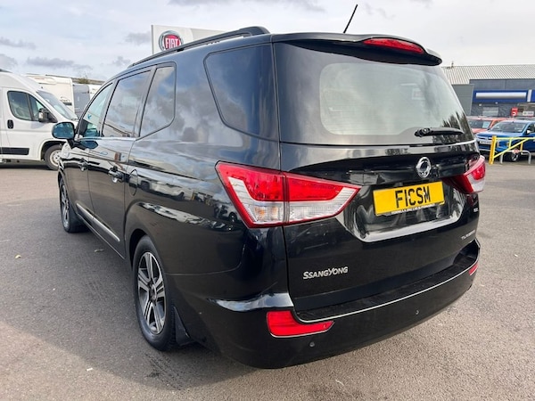 Used Ssangyong Turismo 2015 for sale - 68607309: Photo 5