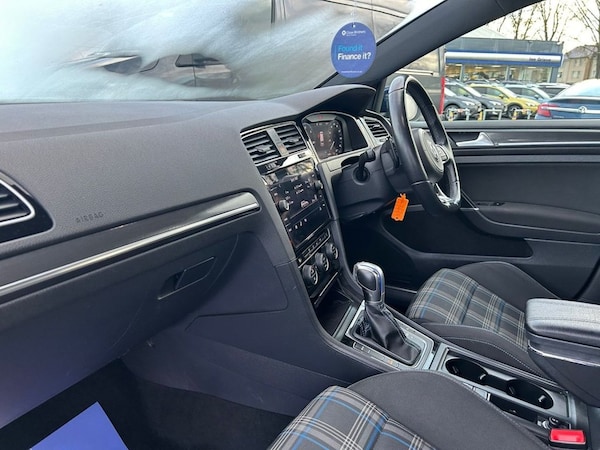 Used Volkswagen Golf 2018 for sale - 69726531: Photo 28