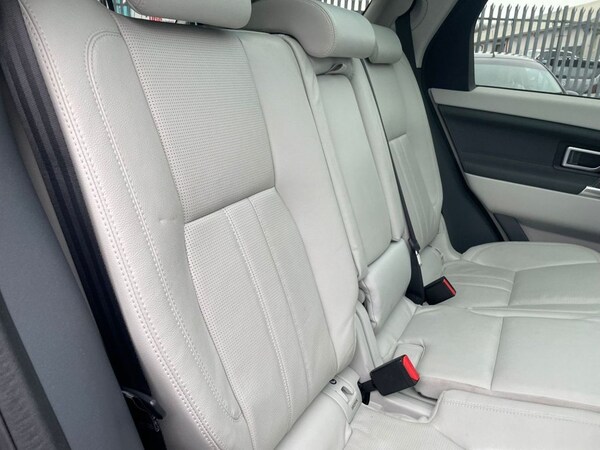 Used Land Rover Discovery Sport 2015 for sale - 65891339: Photo 31