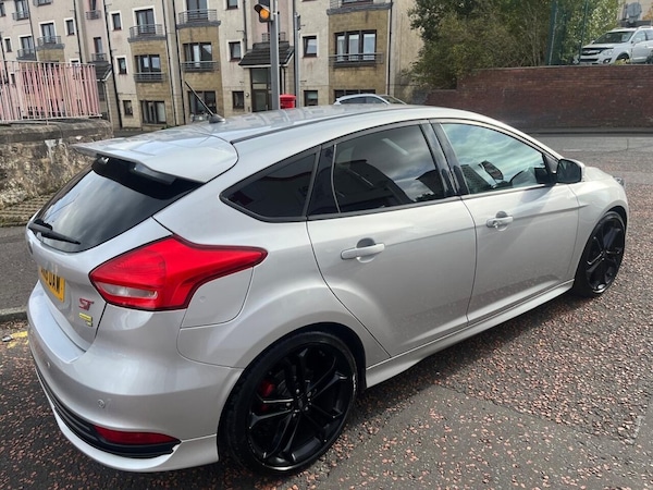 Used Ford Focus 2017 for sale - 76203158: Photo 3