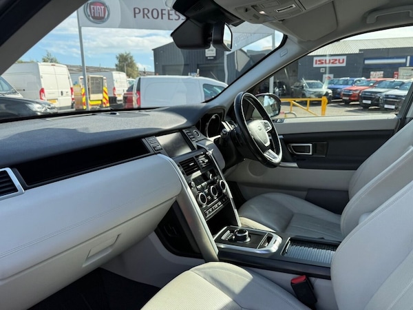 Used Land Rover Discovery Sport 2016 for sale - 75726981: Photo 44