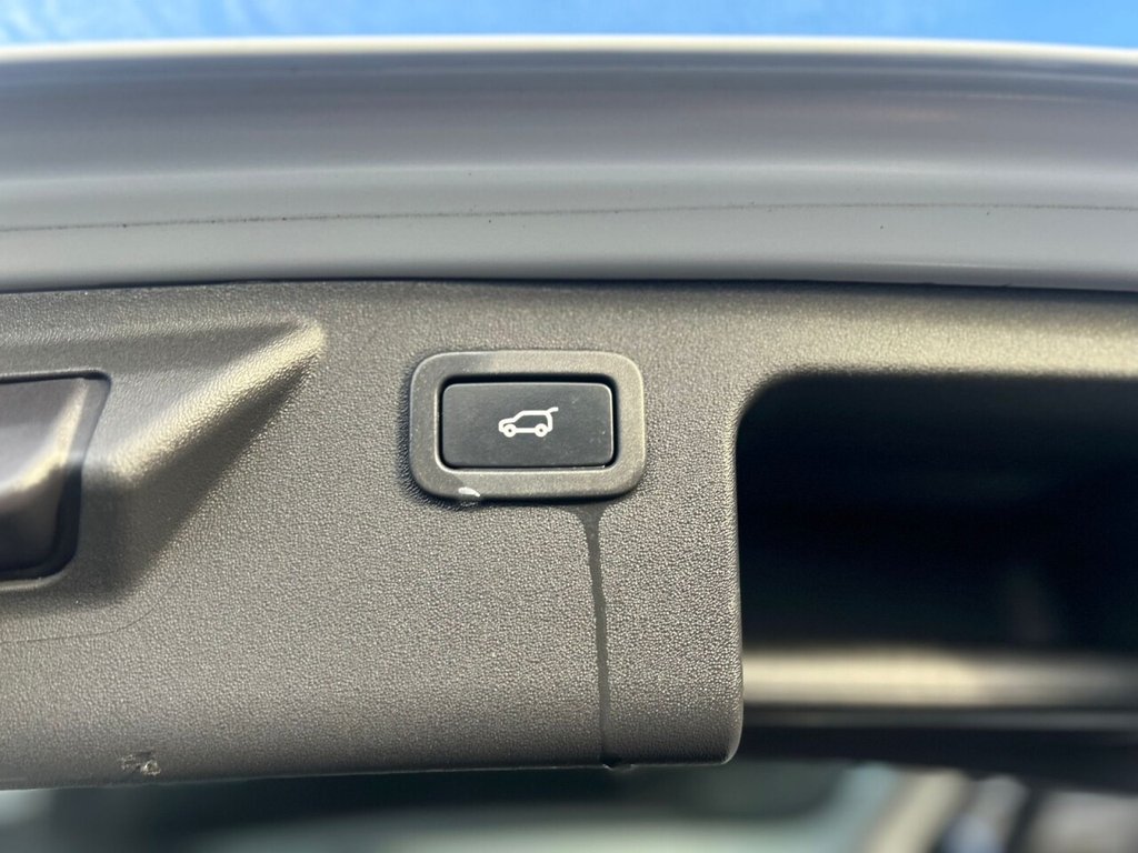 Used Land Rover Discovery Sport 2017 for sale - 76303816: Photo 15